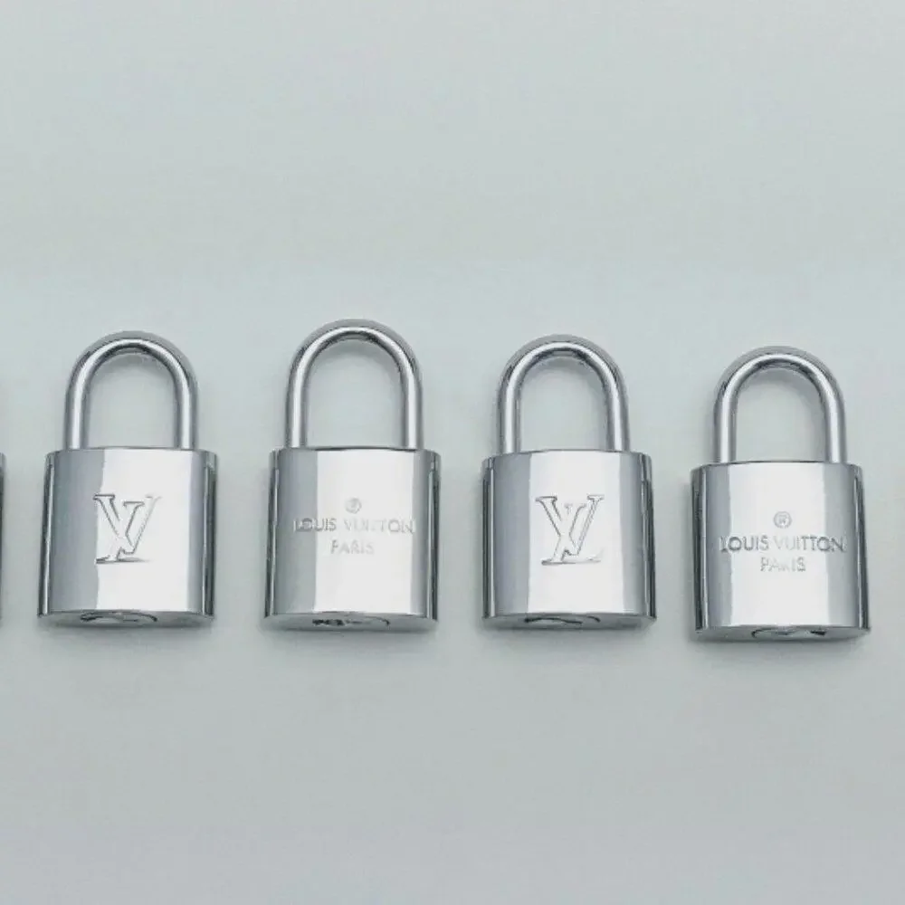 Louis Vuitton Silver Padlock Lock & Key w/Silver Chain (LVXX030) - Picture 2 of 3